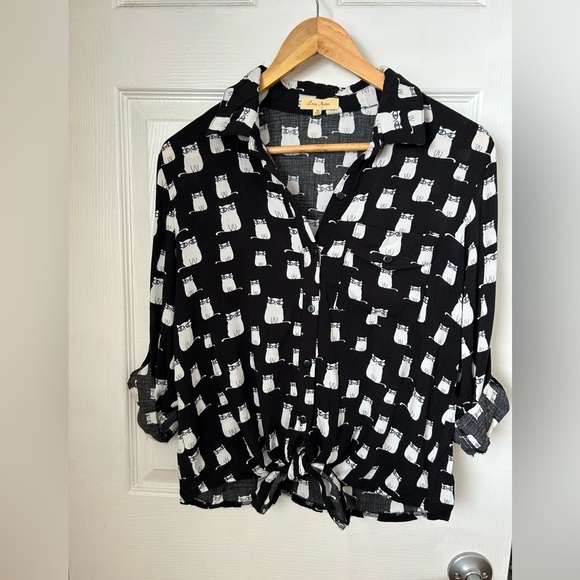 Love Notes Cat Print Black and White Button Down Shirt Tie Front Size M - Picture 1 of 9